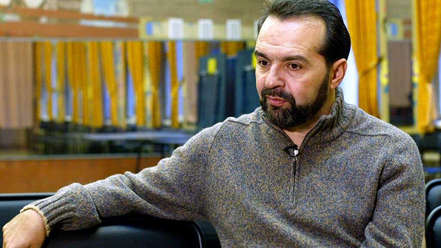 'Yabancı ajan' ilan edilen Kremlin muhalifi yazar Viktor Shenderovich, Rusya'yı terk etti