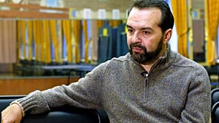 'Yabancı ajan' ilan edilen Kremlin muhalifi yazar Viktor Shenderovich, Rusya'yı terk etti