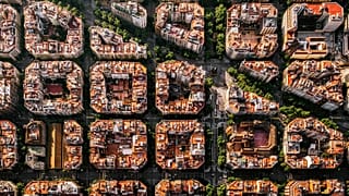 Barcelona's rooftops could be painted white in a bid to prevent heatwaves suffocating the city