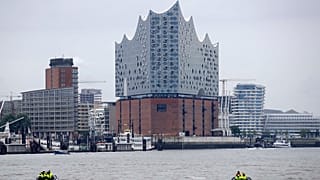 Die Elbphilharmonie im Sommer 2017