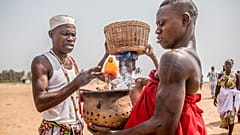 Voodoo-Zeremonie in Ouidah, Benin.