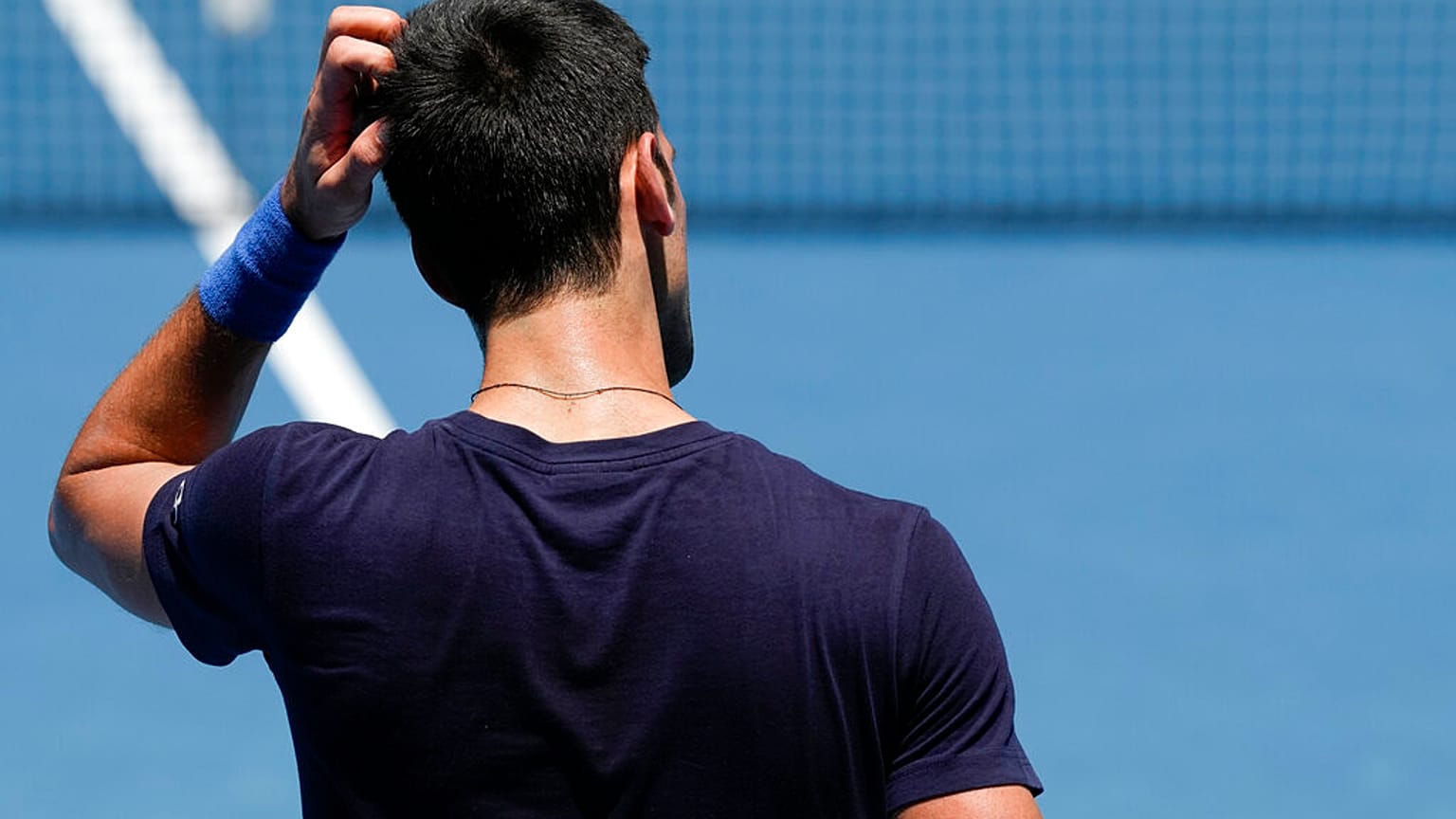 Nuovi grattacapi per Djokovic. 
