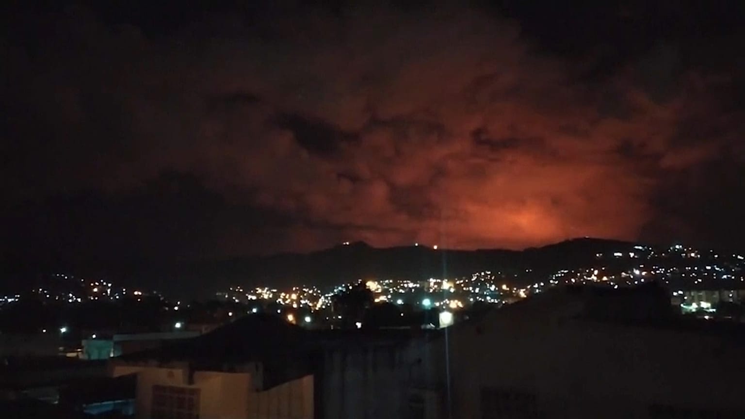 انفجار خط أنابيب البنزين في فنزويلا