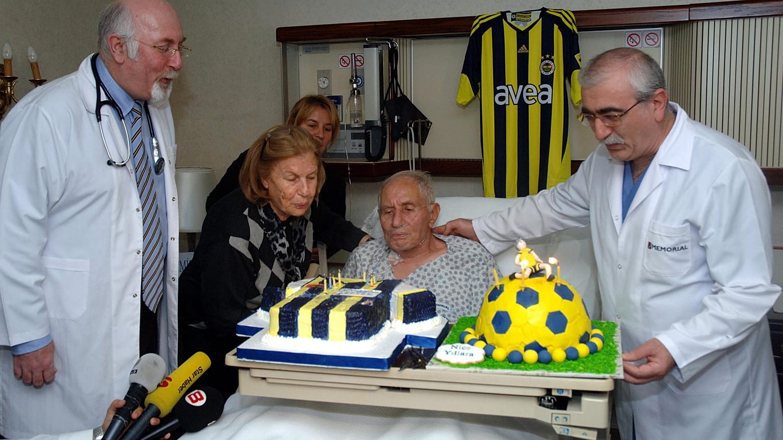 Lefter'in 86. doğum günü kutlaması (Arşiv) 