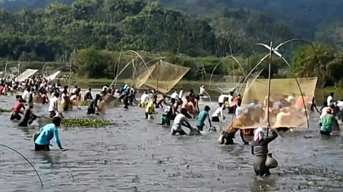 Indien: Angeln zum Erntedankfest in Assam