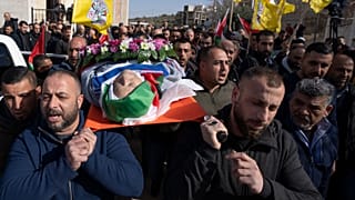 جنازة مسن فلسطيني وجد ميتا ومقيد اليدين بعد احتجازه من قبل الجيش الإسرائيلي