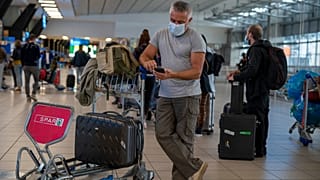 Turistas britânicos vacinados voltam a ser bem vindos em França