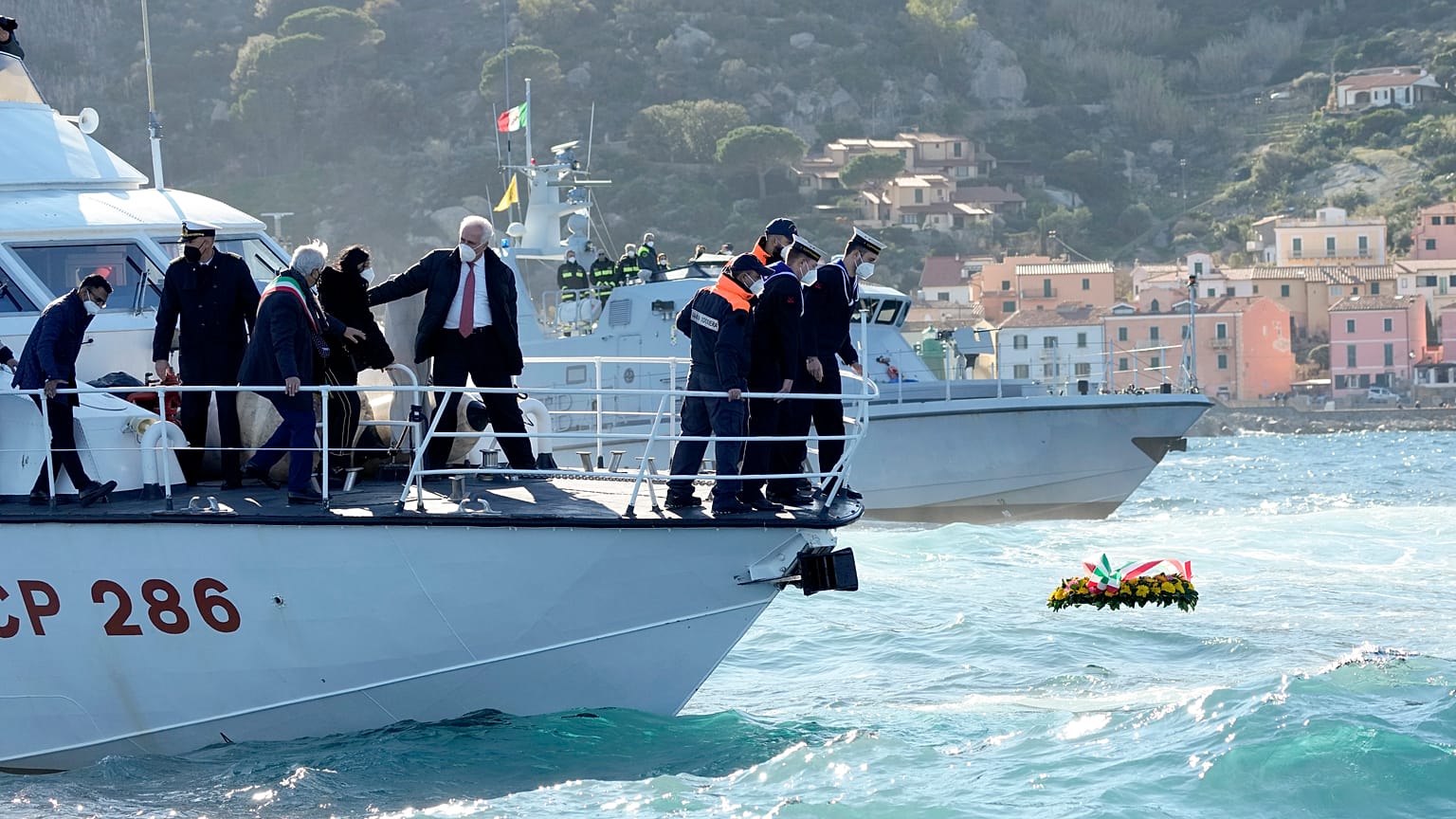 Homenaje a las víctimas del naufragio del Costa Concordia en la isla de Giglio