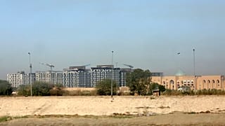 منظر جزئي للمنطقة الخضراء التي تضم مقر الحكومة العراقية وكذلك مقر السفارة الأمريكية في العاصمة بغداد في 19 ديسمبر 2021.