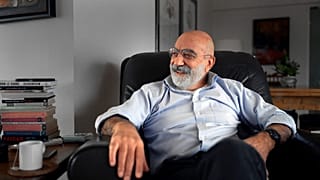 Yazar Ahmet Altan