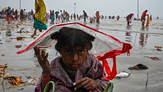 Rio Ganges palco de celebrações entre aumento de casos de Covid