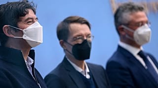 Christian Drosten, Karl Lauterbach und Lothar Wieler in der Bundespressekonferenz, 14.01.2022