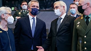 Напряженность Россия-Запад: вверх или вниз по эскалатору?