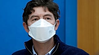 Chartié-Virologe Christian Drosten auf der Pressekonferenz in Berlin