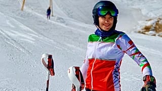 عاطفه احمدی، ملی‌پوش اسکی ایران