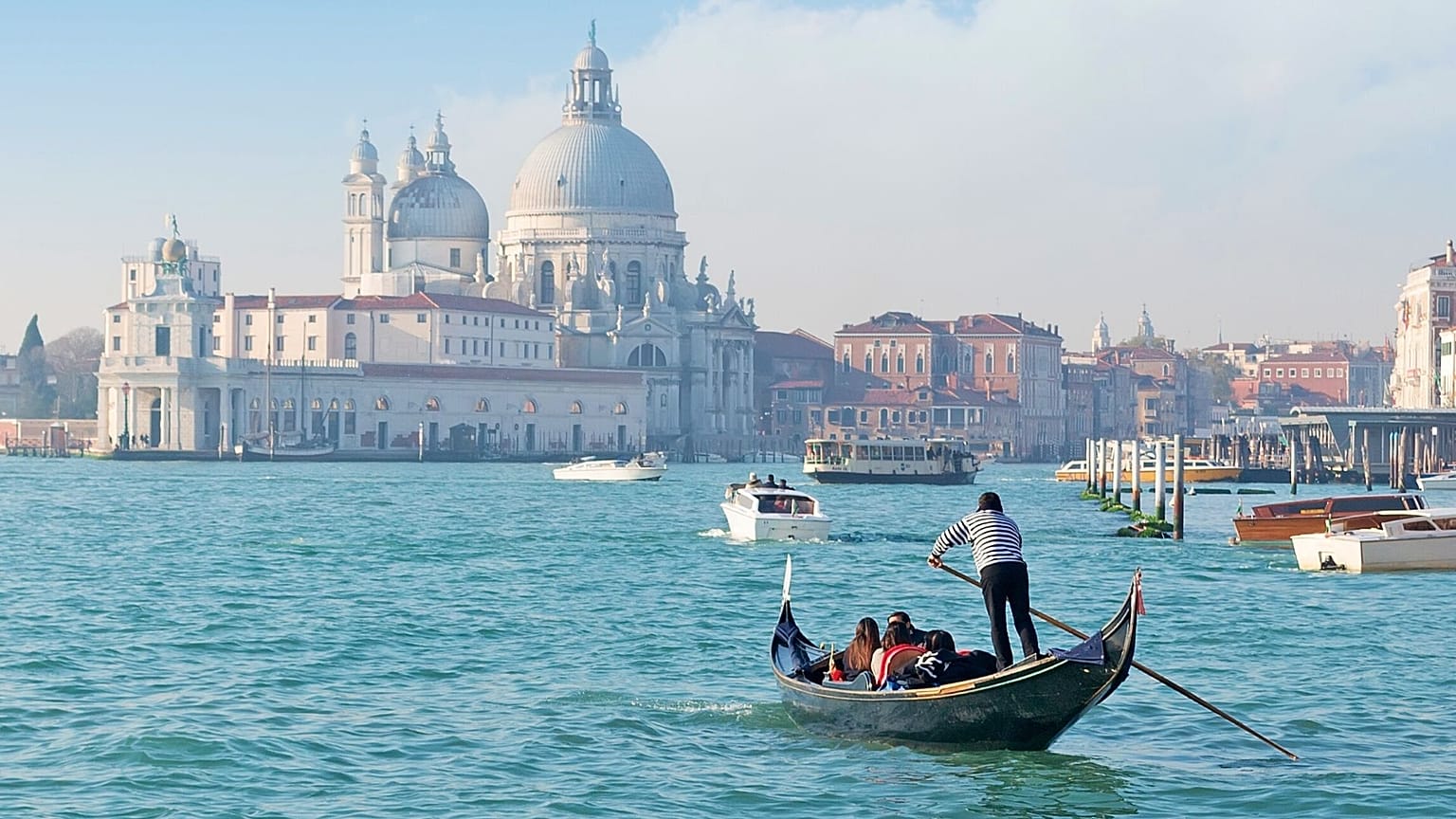 Is Venice sinking?