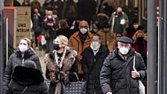 Shoppingmeile in Essen: In Geschäften werden nur genesene oder geimpfte Kunden eingelassen, für Geschäfte gilt 2G-Plus.