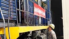 Βορειοκορεατική εμπορική αμαξοστοιχία - φώτο αρχείου