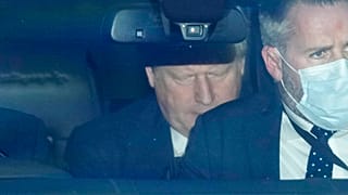 Boris Johnson en el coche tras abandonar el Parlamento