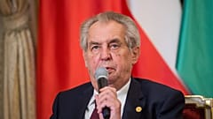 Zeman cseh elnök egy V4-csúcstalálkozó utáni sajtóértekezleten