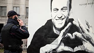 Граффити с изображением Алексея Навального в Санкт-Петербурге. Апрель 2021 года.