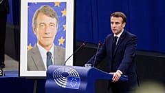 El presidente de Francia, Emmanuel Macron, durante su discurso de homenaje al fallecido presidente de la Eurocámara, David Sassoli