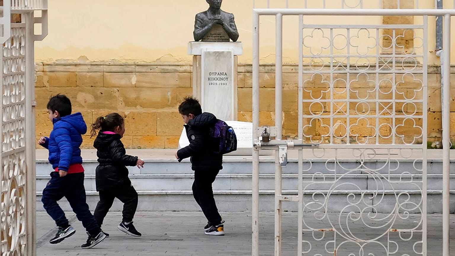 Παιδιά παίζουν στη Λευκωσία