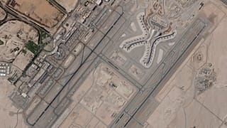 صورة الأقمار الاصطناعية لمطار أبو ظبي الدولي في 8 ديسمبر 2021 التقطتها شركة بلانت بلاس