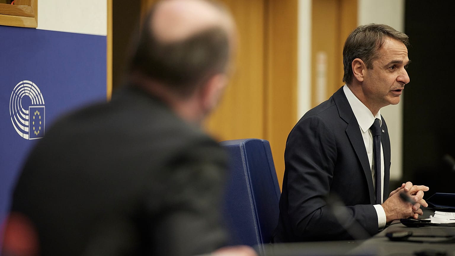 Ο πρωθυπουργός Κυριάκος Μητσοτάκης μιλάει στη συνεδρίαση των ευρωβουλευτών του Ευρωπαϊκού Λαϊκού Κόμματος, που πραγματοποιείται στην έδρα του Ευρωπαϊκού Κοινοβουλίου στο Σ