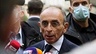 Eric Zemmour jobboldali publicista, a Visszahódítás párt elnökjelöltje nyilatkozik a sajtónak