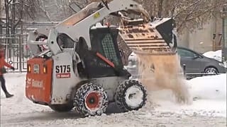 Сугробы за ночь выросли на четверть 