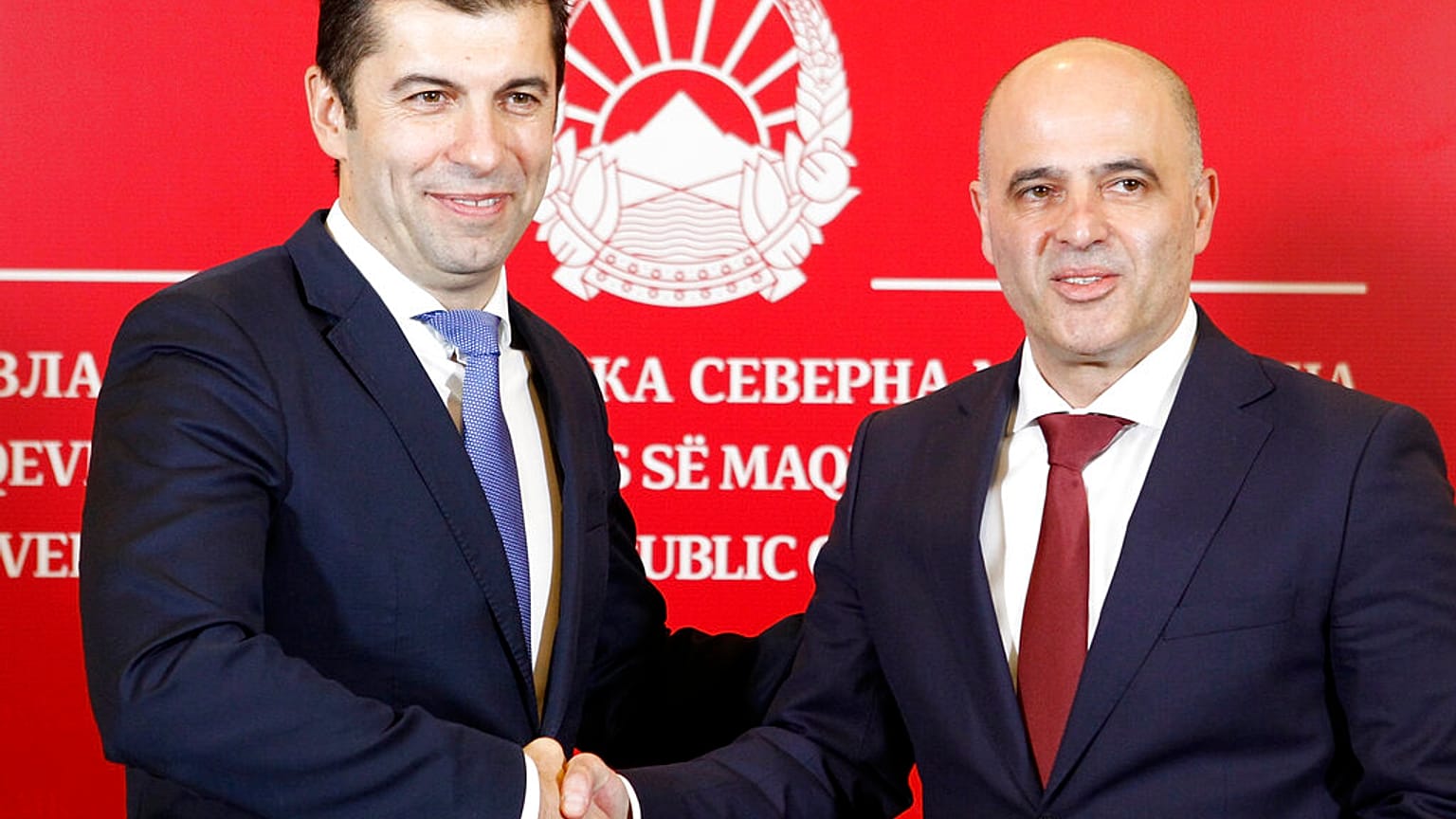Oι πρωθυπουργοί της Βόρειας Μακεδονίας, Ντιμίταρ Κοβάτσεφσκι και της Βουλγαρίας, Κίριλ Πέτκοφ