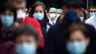 El personal del Hospital Universitario de Estrasburgo protesta por la falta de recursos