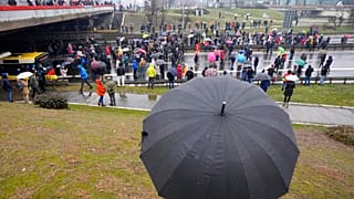 Protesta en una autopista de Belgrado contra la mina de lito de Rio Tinto, Serbia 8/1/2022
