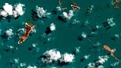 Blick auf den Vulkan Hunga Ha'apai in Tonga, nach einem gewaltigen unterseeischen Vulkanausbruch, 18.01.2022 