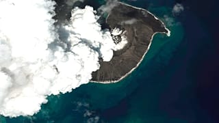 Tonga'nın Hunga Ha'apai Adası'ndaki yanardağda 24 Aralık'ta da patlama meydana gelmişti