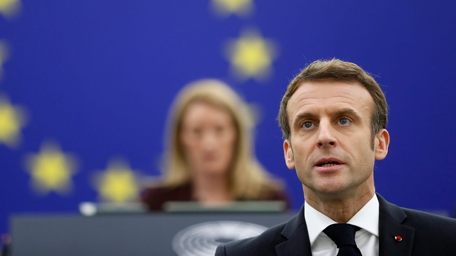 Macron defendeu direito ao aborto diante de Matsola, opositora do processo