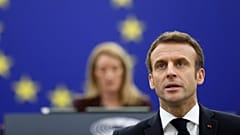 Macron defendeu direito ao aborto diante de Matsola, opositora do processo
