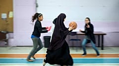 Fransa Senatosu'ndan spor müsabakalarında başörtüsünü yasaklayan değişikliğe onay