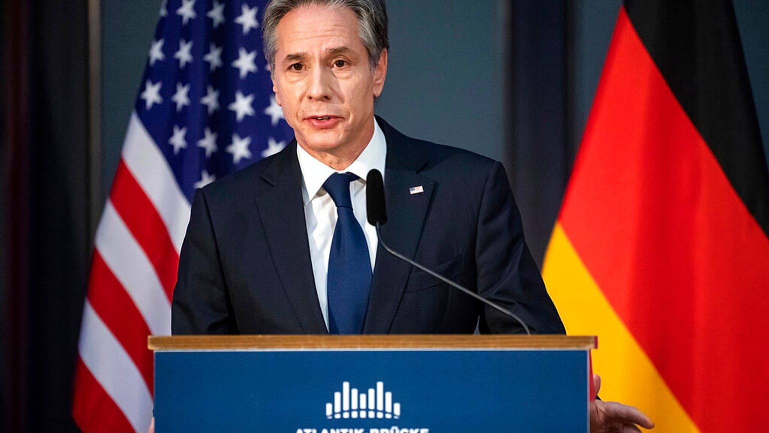Antony Blinken durante la conferenza stampa a Berlino