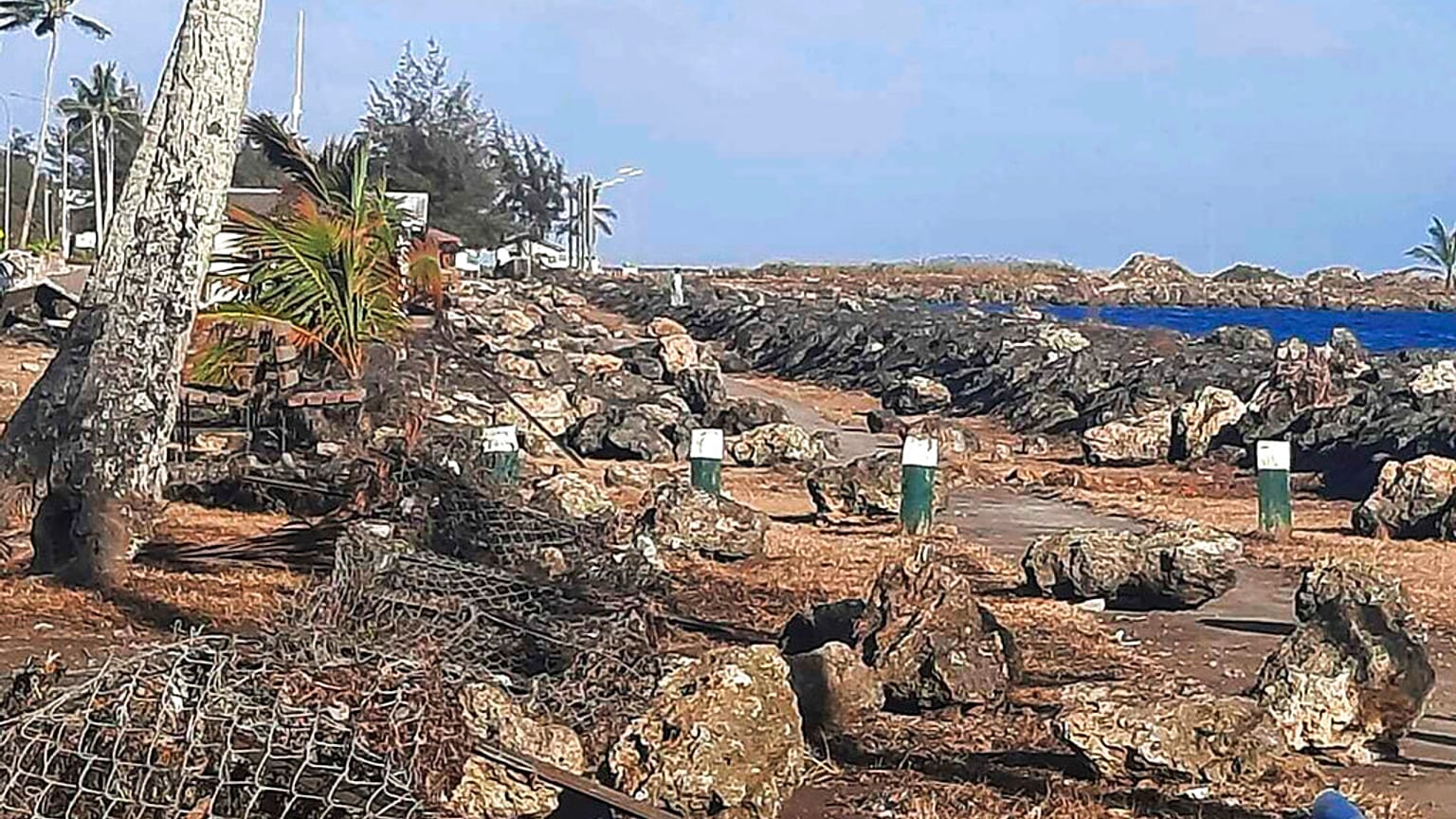 Tsunami sonrası Tonga'da büyük yıkım meydana geldi