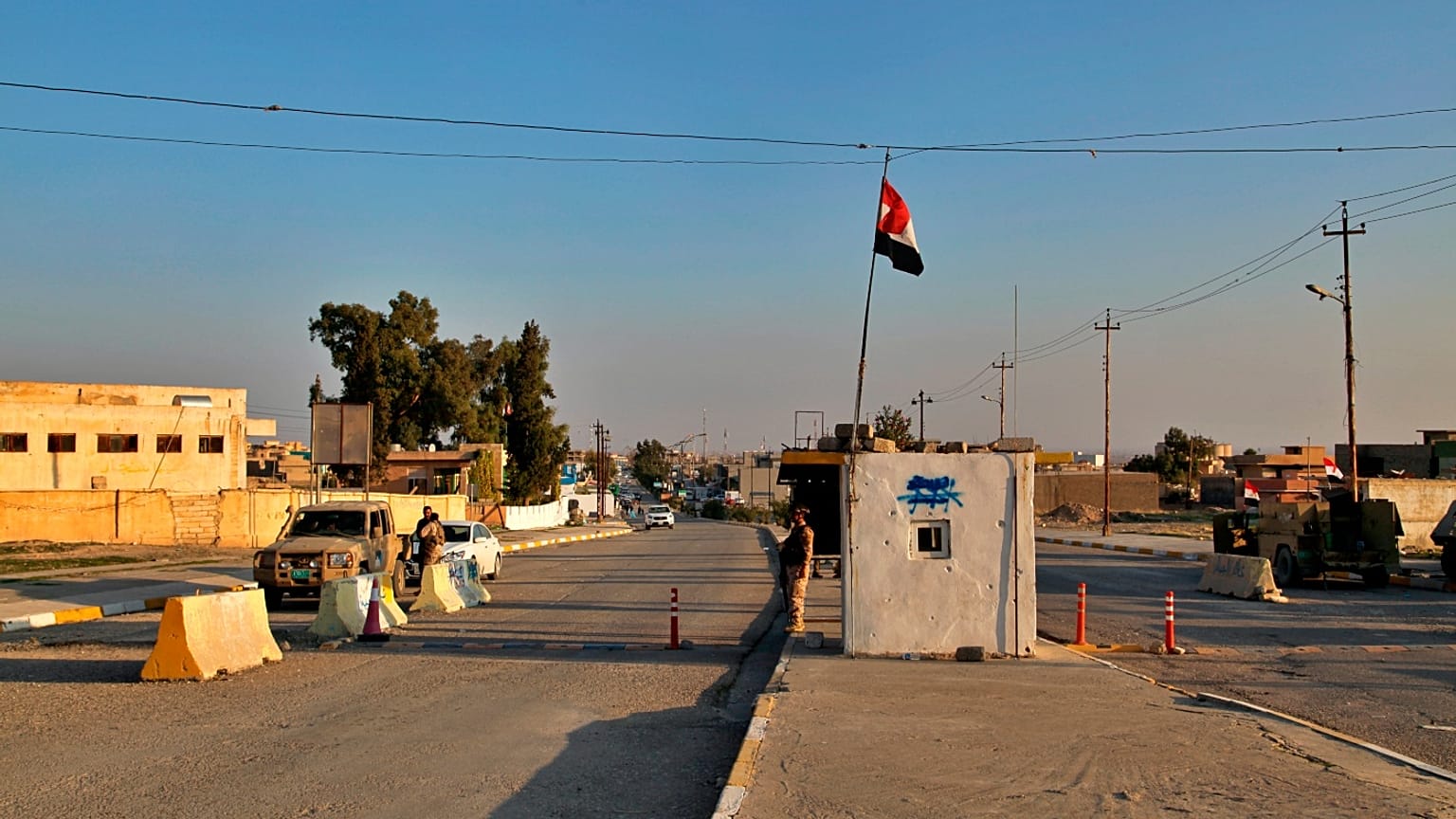 Irak'ın Sincar bölgesinde bir güvenlik noktası