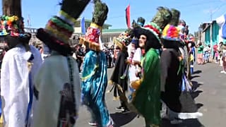 نيكاراغويون في ديريامبا يؤدون الرقصات