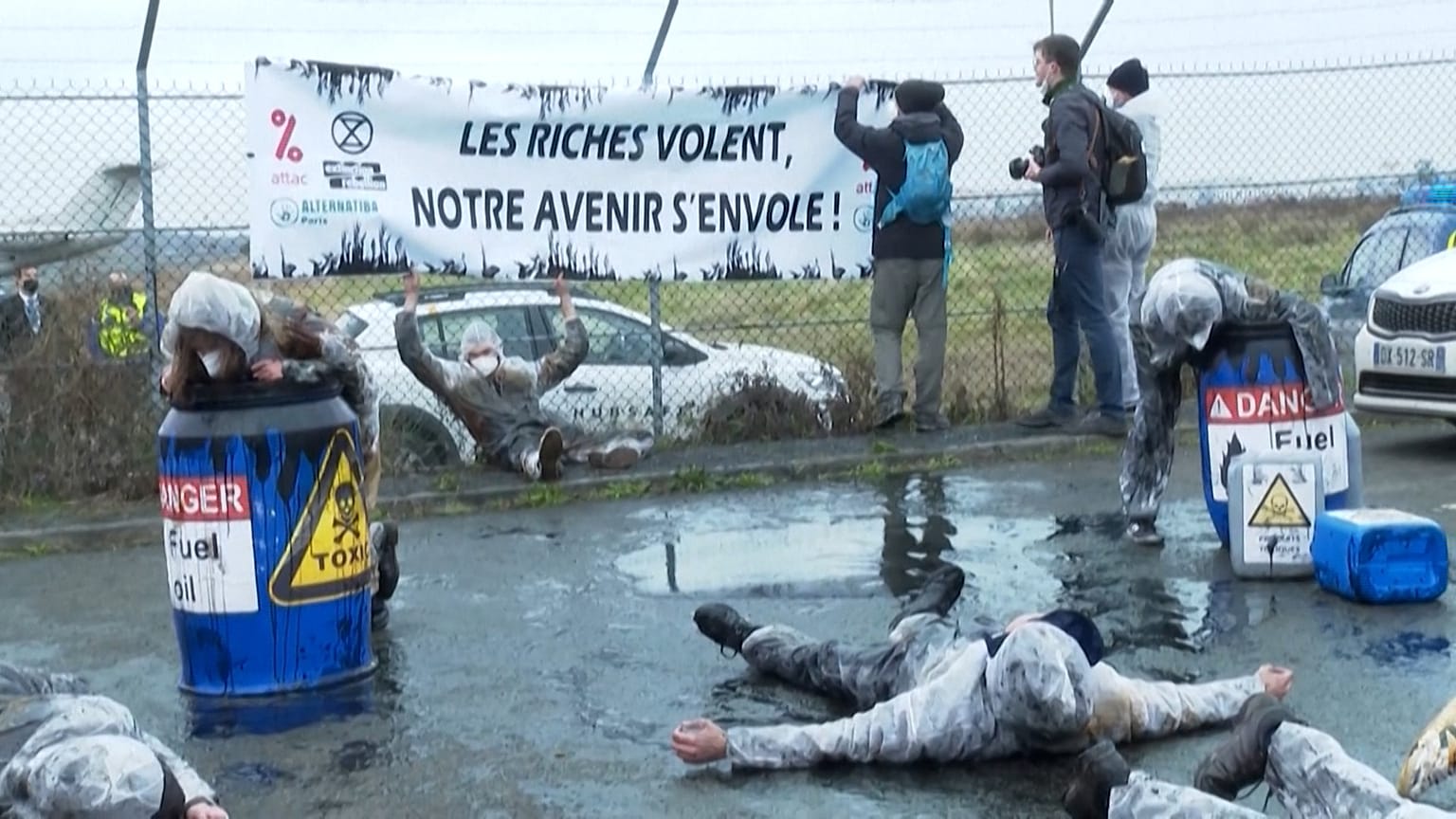 "Klima-Verbrechen" - Ekliger Protest gegen Pariser Privat-Flieger