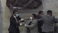 Batalla campal en el Parlamento de Honduras, en el inicio de legislatura.