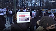 Tüntetés Oslóban a tálib küldöttség fogadása ellen