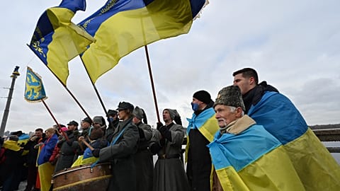Живая цепь на Днепре в День единства Украины