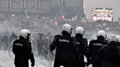 Polícia enfrenta manifestantes violentos em Bruxelas