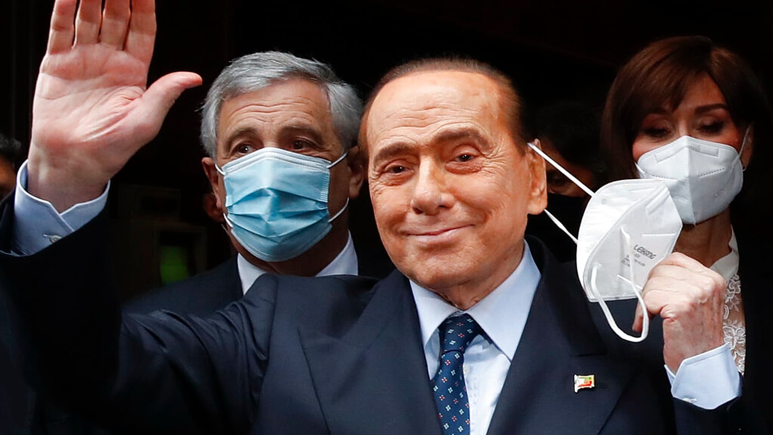 Am 1. Wahltag: Berlusconi (85) im Krankenhaus in Mailand