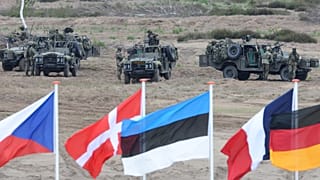 NATO birliklerinin Doğu Avrupa'daki bir askeri tatbikatı (Polonya/Arşiv) 
